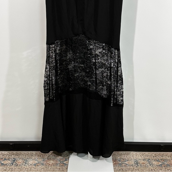 Fame and Partners “Nicchi” Black Lace Panel Gown – NWT – Size 8 - Picture 9 of 11